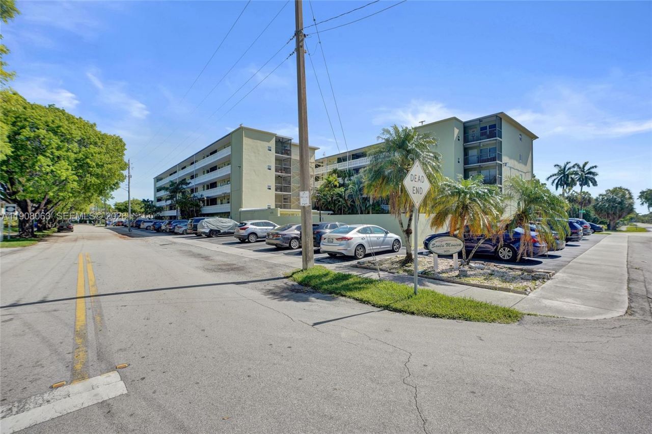 1425 Arthur St, Unit 301A, Hollywood, FL 33020 Photo