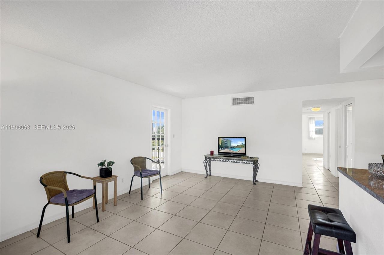 1425 Arthur St, Unit 301A, Hollywood, FL 33020 Photo