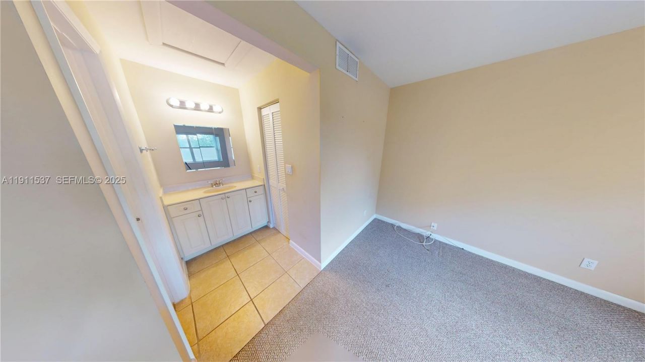 9301 Sunrise Lakes Blvd, Unit 303, Sunrise, FL 33322 Photo