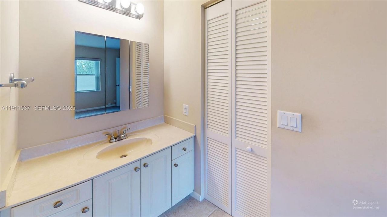 9301 Sunrise Lakes Blvd, Unit 303, Sunrise, FL 33322 Photo