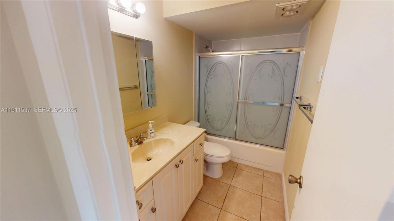 9301 Sunrise Lakes Blvd, Unit 303, Sunrise, FL 33322 Photo