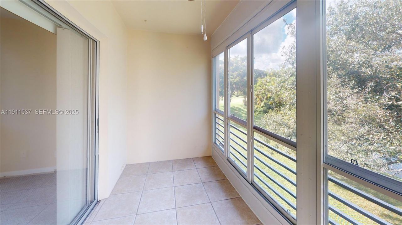 9301 Sunrise Lakes Blvd, Unit 303, Sunrise, FL 33322 Photo