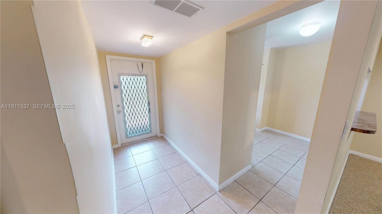 9301 Sunrise Lakes Blvd, Unit 303, Sunrise, FL 33322 Photo