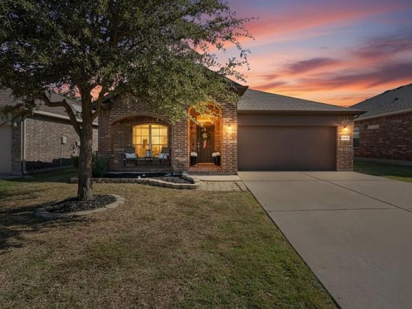 8304 W White Hart Drive, Fort Worth, TX 76179