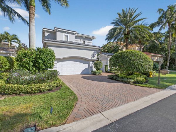 186 Viera Drive, Palm Beach Gardens, FL 33418