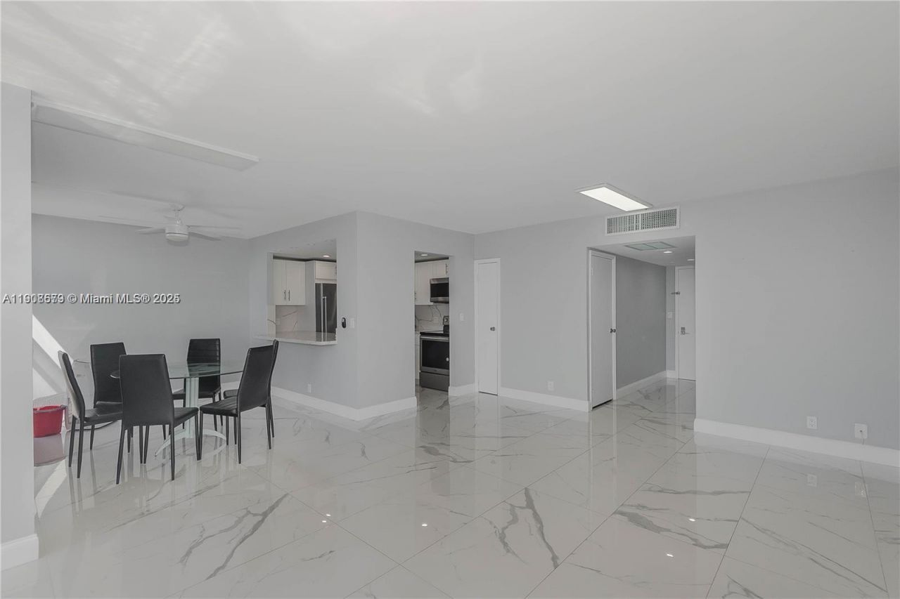 20301 W Country Club Dr, Unit 1221, Aventura, FL 33180 Photo