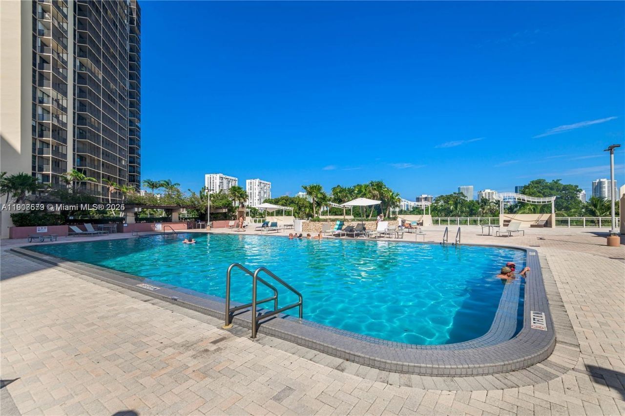 20301 W Country Club Dr, Unit 1221, Aventura, FL 33180 Photo