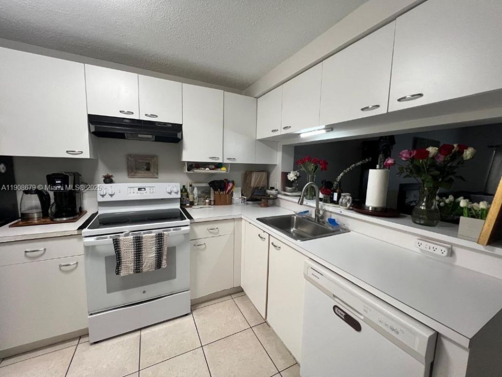 20301 W Country Club Dr, Unit 1221, Aventura, FL 33180 Photo