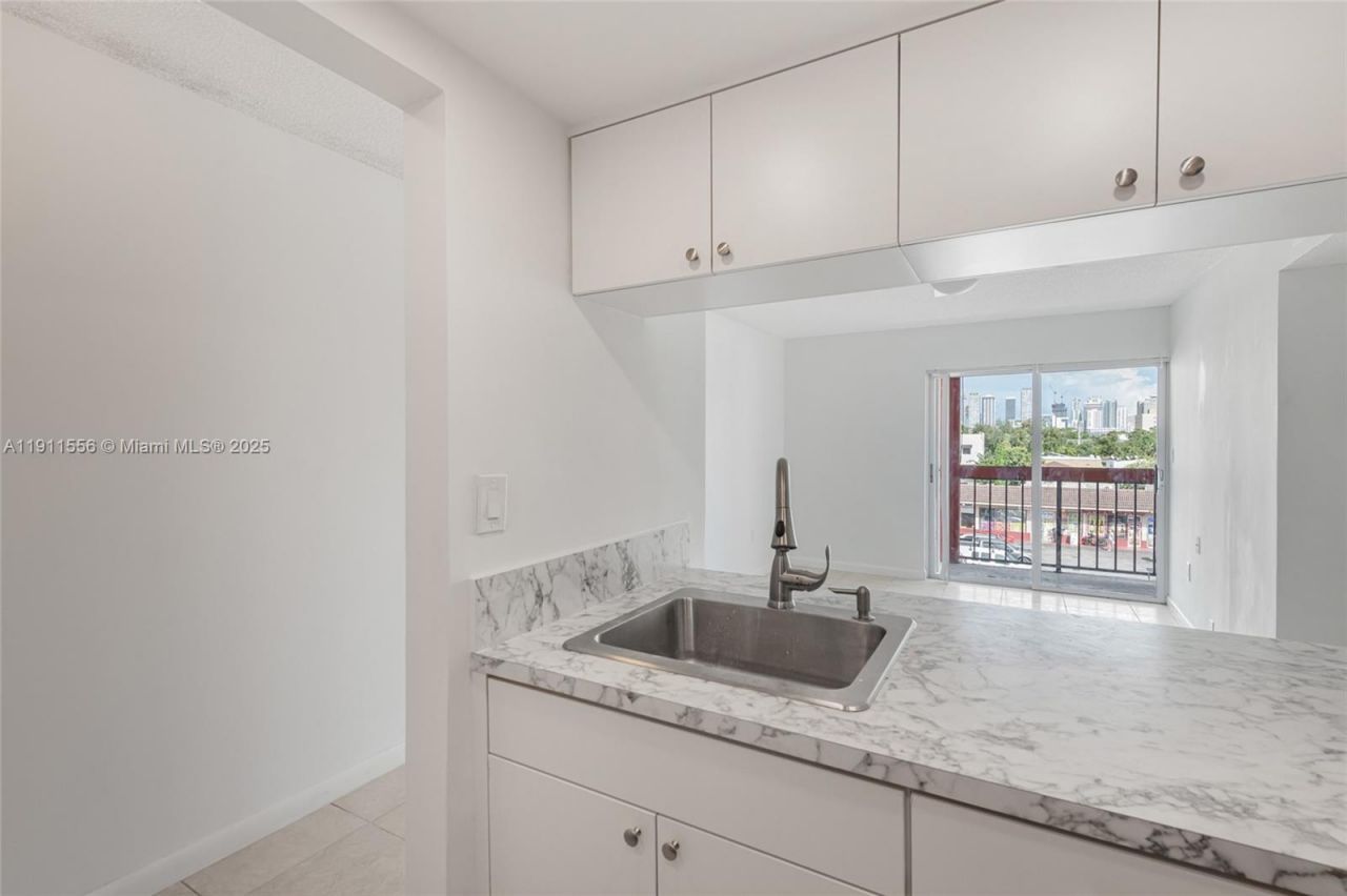 420 NW 12th Ave, Unit 41, Miami, FL 33128 Photo
