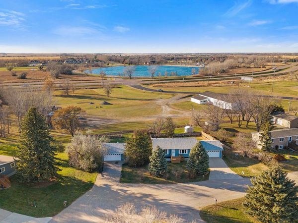 2325 Countryaire Estates Drive, Aberdeen, SD 57401