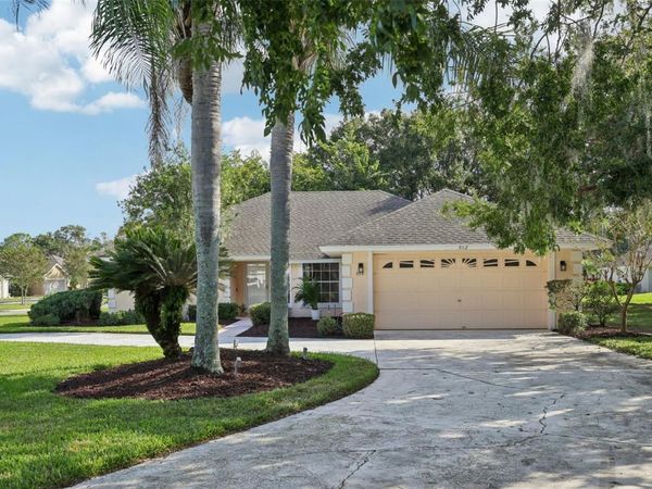 512 JUNIPER WAY, TAVARES, FL 32778