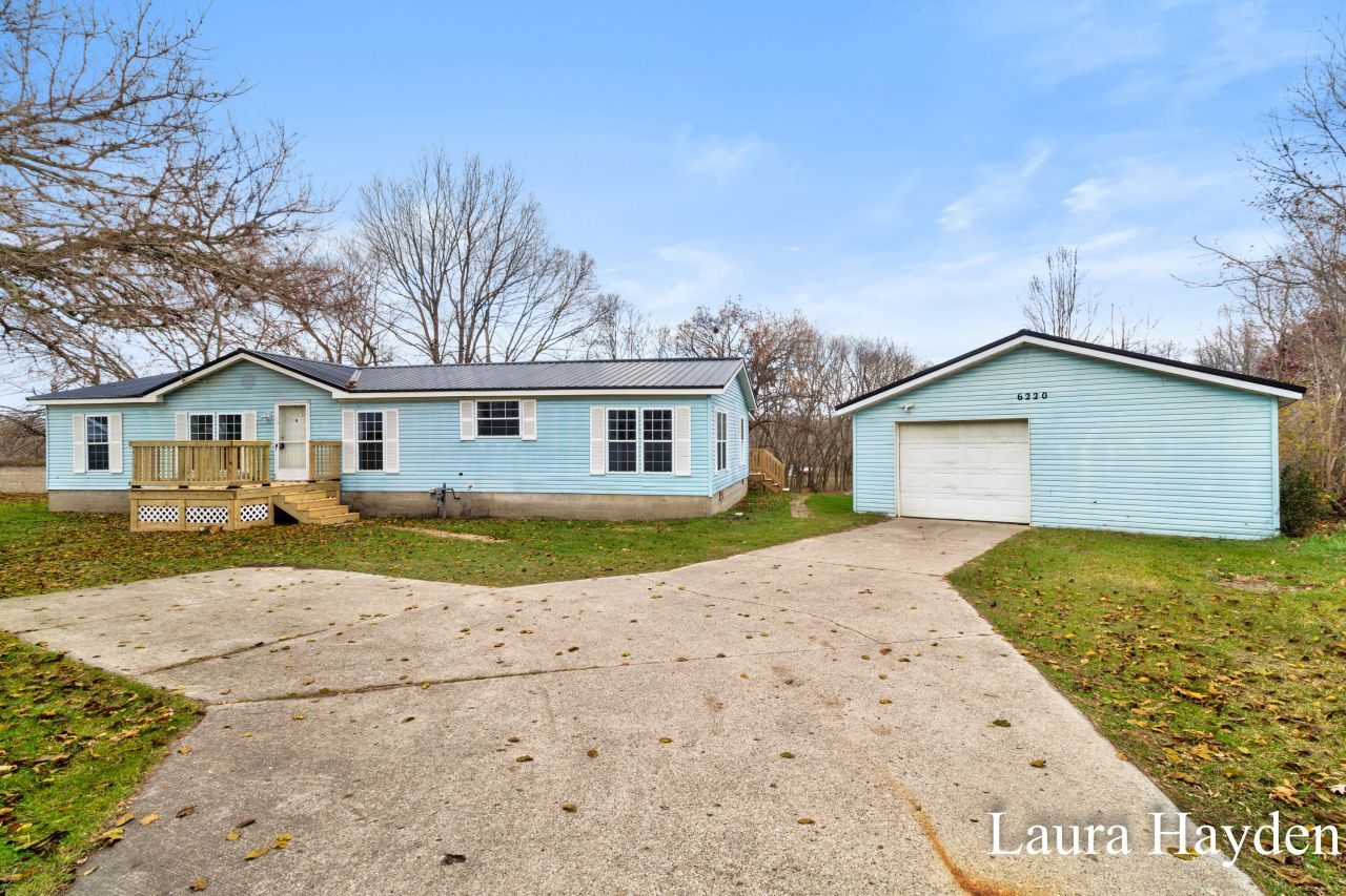 6220 W Riverside Drive, Saranac, MI 48881 Main Photo