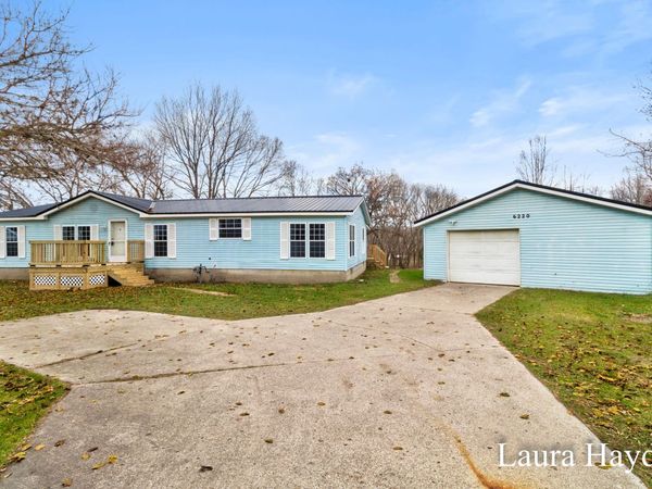 6220 W Riverside Drive, Saranac, MI 48881