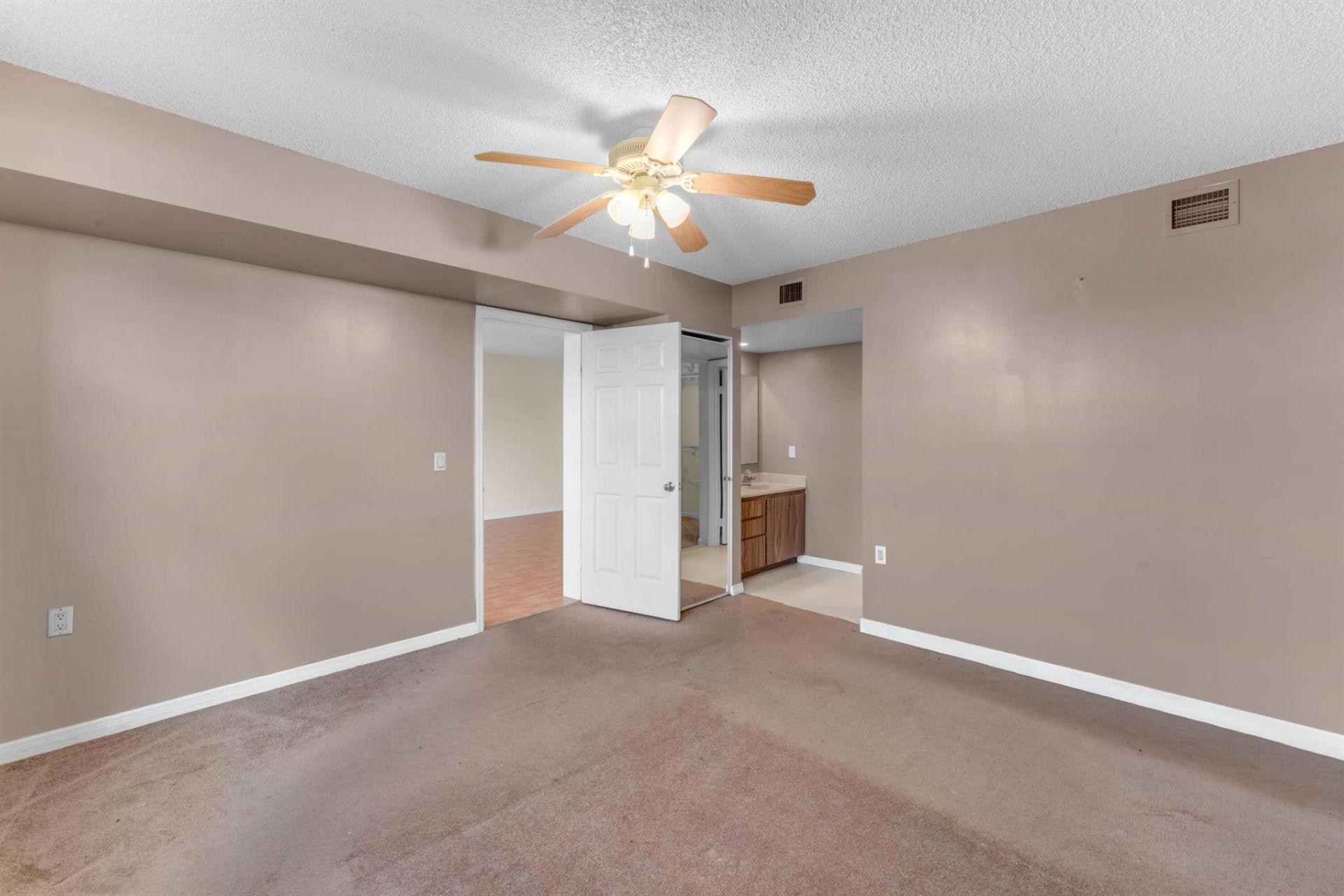 3540 Whitehall Drive, Unit 203, West Palm Beach, FL 33401 Photo