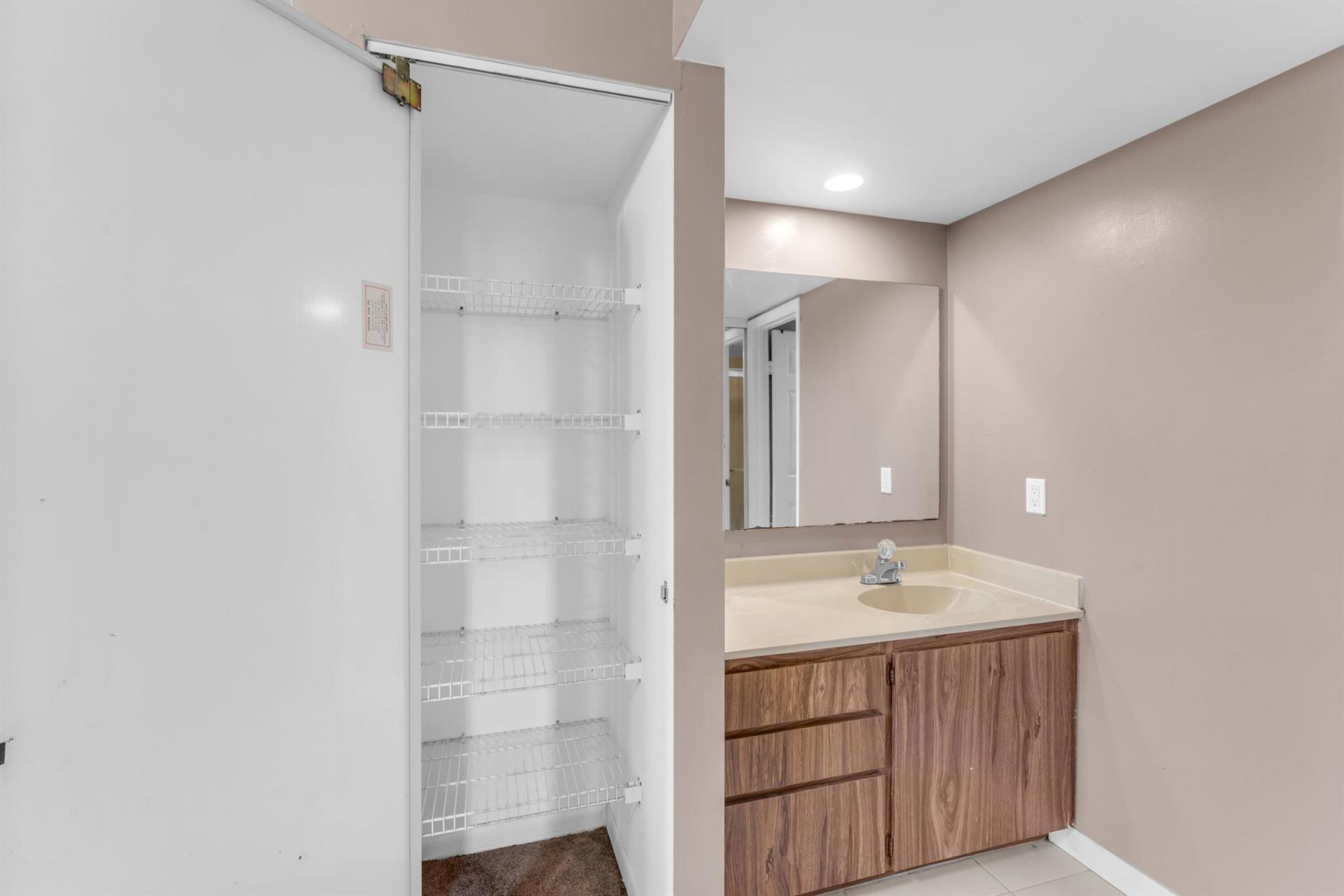 3540 Whitehall Drive, Unit 203, West Palm Beach, FL 33401 Photo