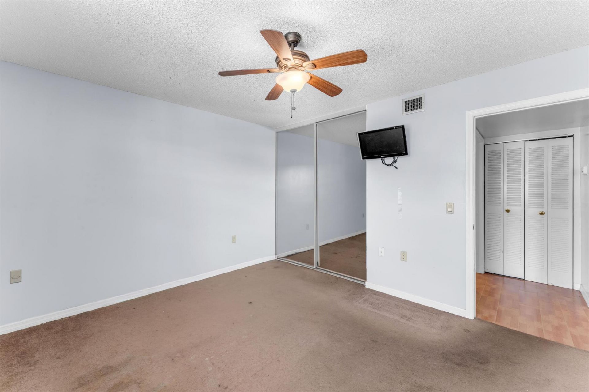 3540 Whitehall Drive, Unit 203, West Palm Beach, FL 33401 Photo