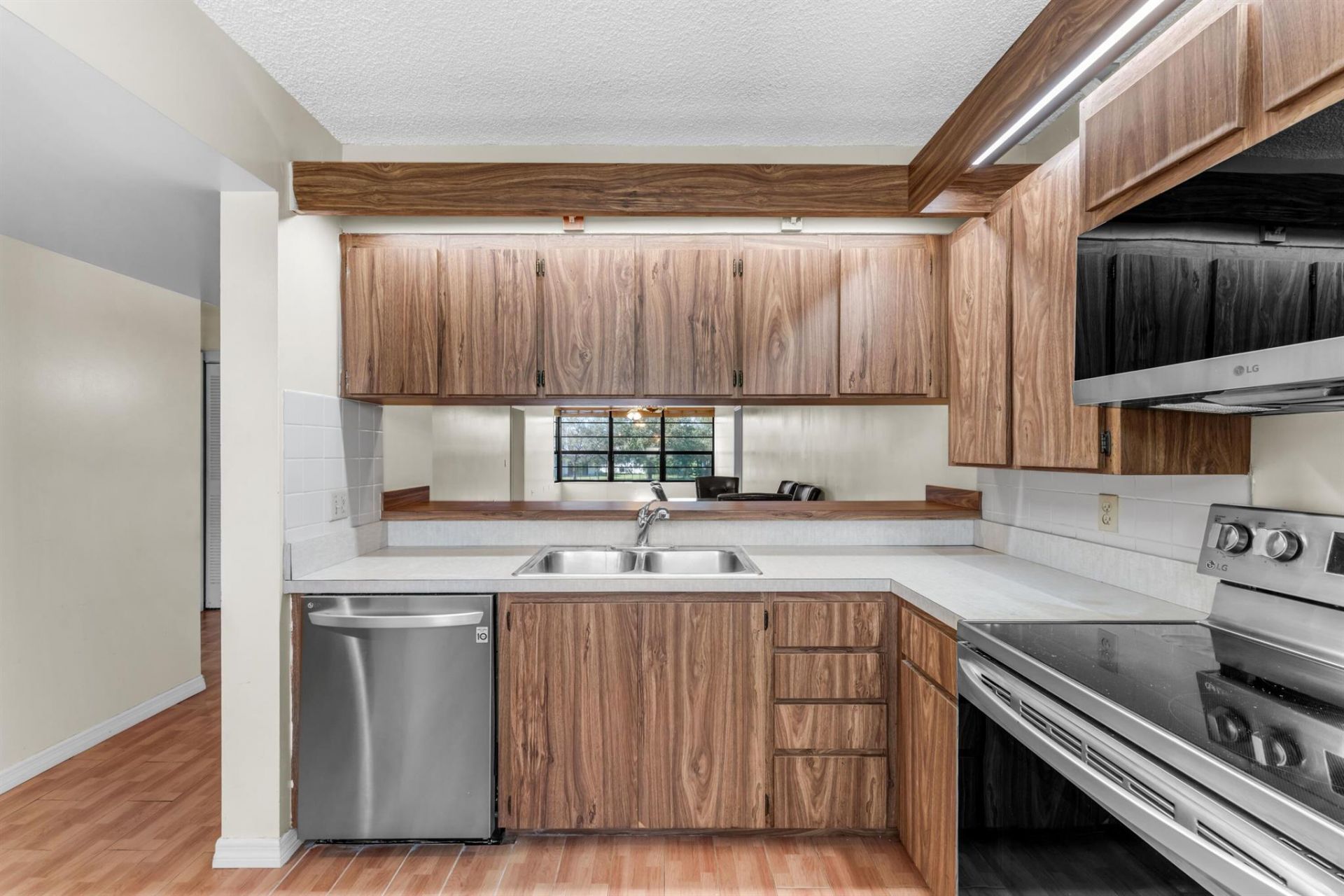 3540 Whitehall Drive, Unit 203, West Palm Beach, FL 33401 Photo