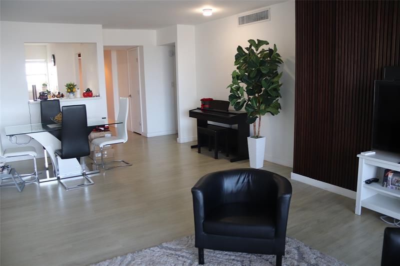 1770 NE 191st Street, Unit 816, Miami, FL 33179 Photo