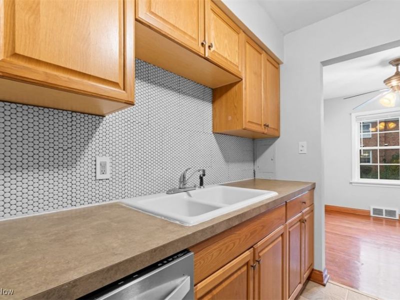 2401 Euclid Heights Boulevard, Unit A2, Cleveland, OH 44106 Photo 17