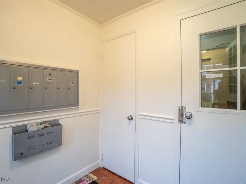 2401 Euclid Heights Boulevard, Unit A2, Cleveland, OH 44106 Photo 3