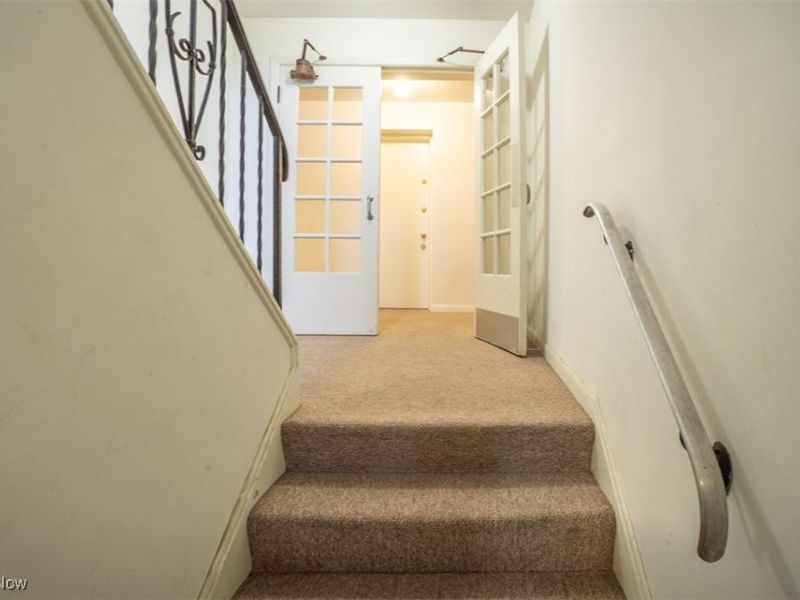 2401 Euclid Heights Boulevard, Unit A2, Cleveland, OH 44106 Photo 4