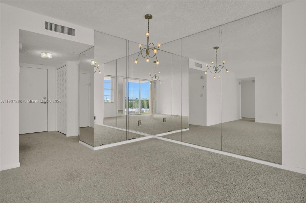 2851 NE 183rd St, Unit 504E, Aventura, FL 33160 Photo