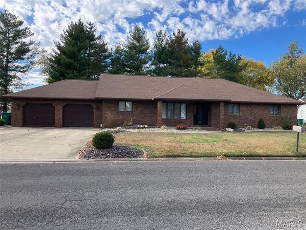 1251 Sunset Drive, Breese, IL 62230