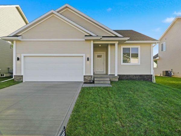 14242 Northpark Drive, Urbandale, IA 50323