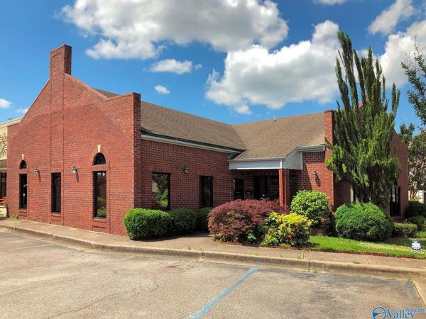 929 Merchants Walk, Huntsville, AL 35801