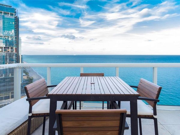 18201 Collins Ave, Unit 4208, Sunny Isles Beach, FL 33160
