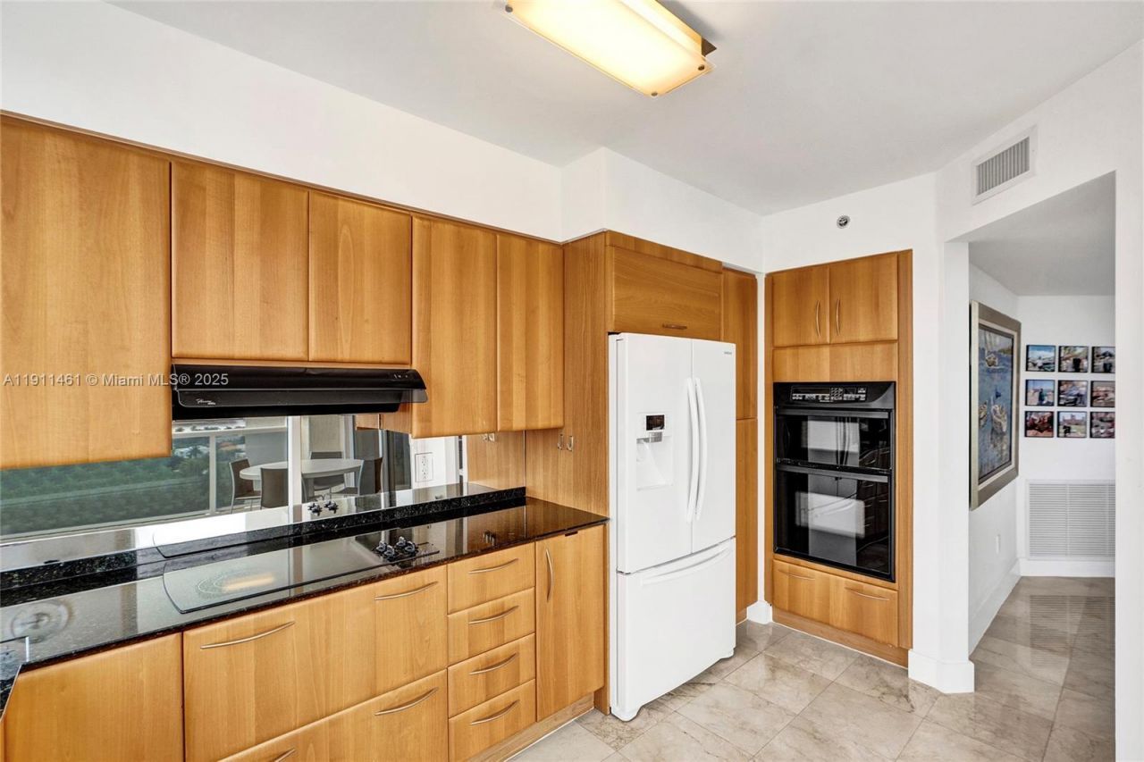 19111 Collins Ave, Unit 1602, Sunny Isles Beach, FL 33160 Photo