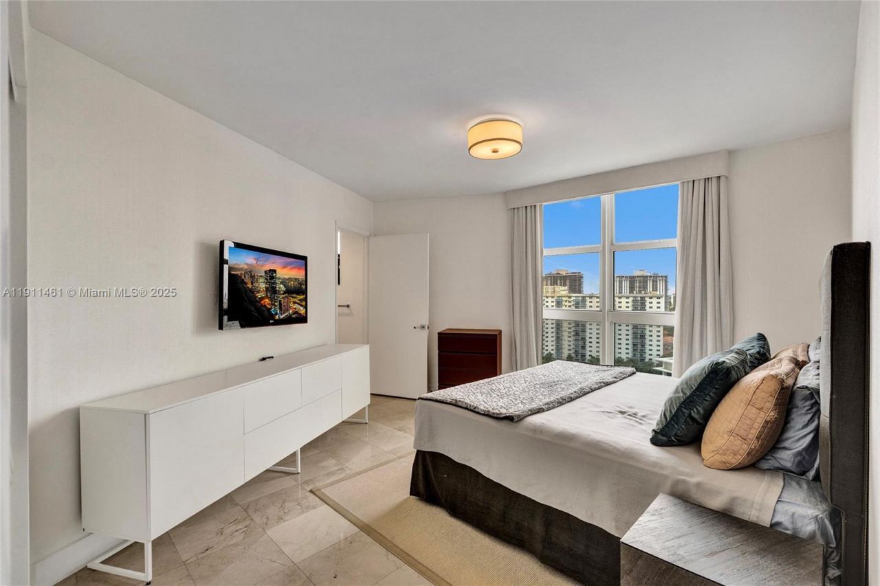 19111 Collins Ave, Unit 1602, Sunny Isles Beach, FL 33160 Photo