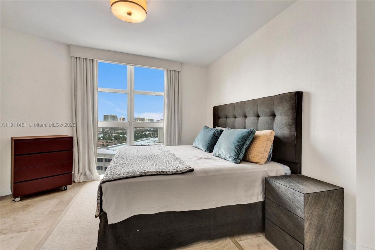 19111 Collins Ave, Unit 1602, Sunny Isles Beach, FL 33160 Photo