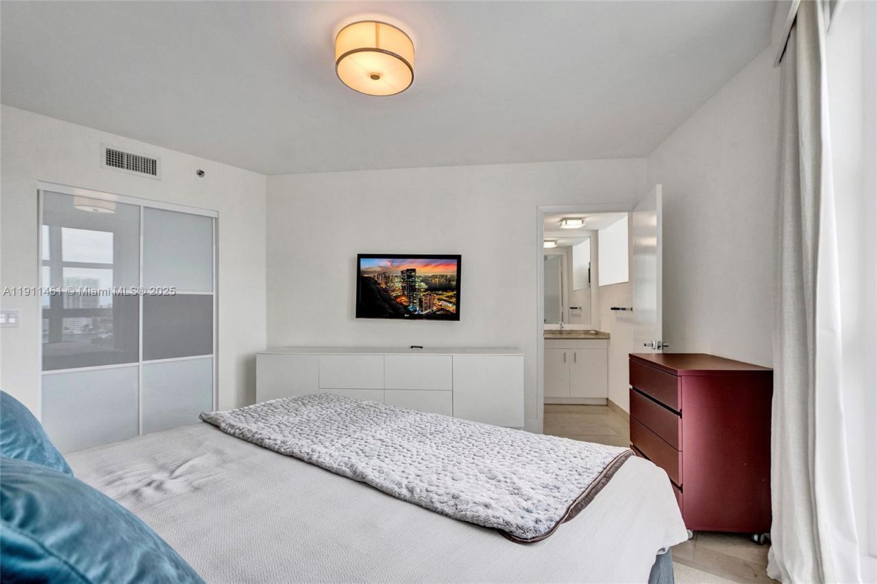 19111 Collins Ave, Unit 1602, Sunny Isles Beach, FL 33160 Photo