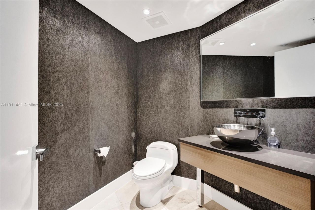 19111 Collins Ave, Unit 1602, Sunny Isles Beach, FL 33160 Photo