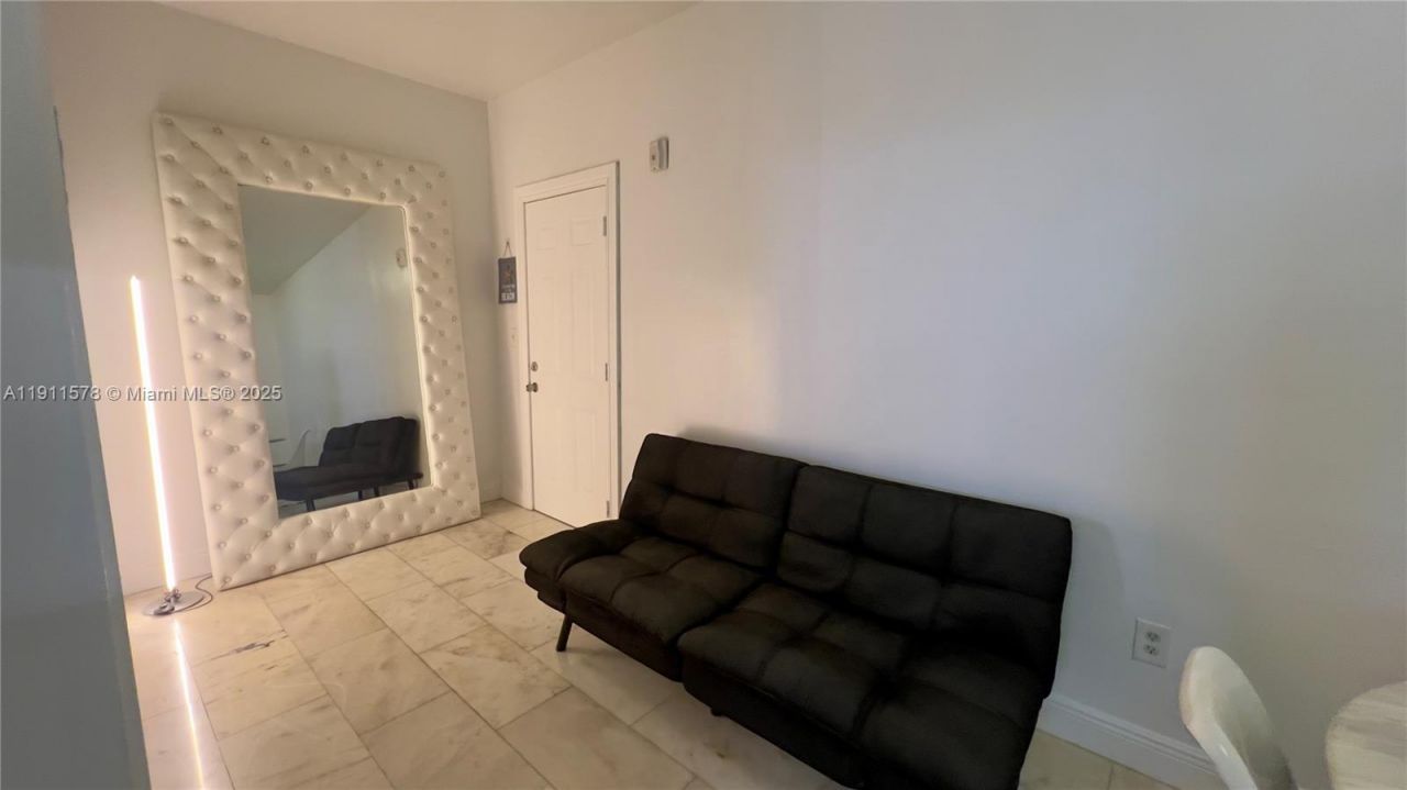 1526 Pennsylvania Ave, Unit 8, Miami Beach, FL 33139 Photo