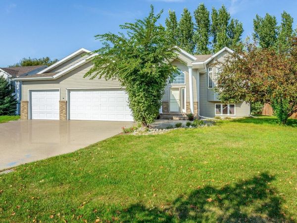 3441 42nd Avenue S, Fargo, ND 58104