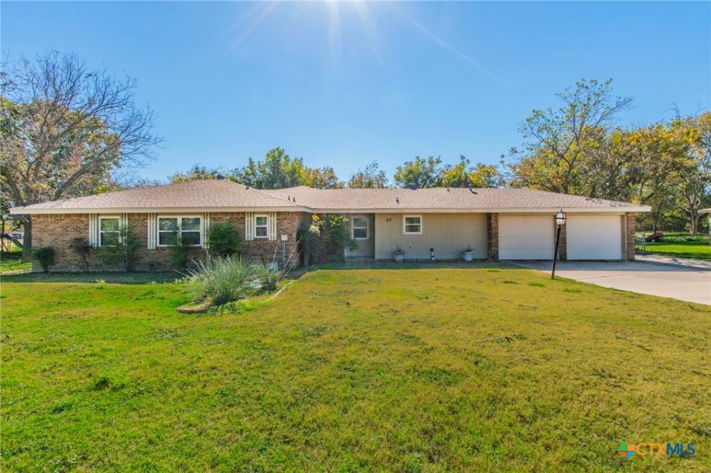 517 Thompson Road, Troy, TX 76579 Main Photo
