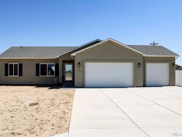 571 N campbell Drive, Pueblo West, CO 81007
