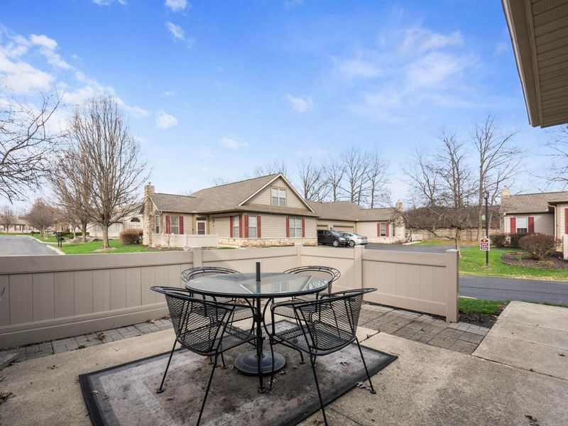 142 Villamere Drive, Unit 6, Columbus, OH 43213 Photo 3