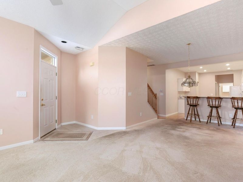 142 Villamere Drive, Unit 6, Columbus, OH 43213 Photo 8