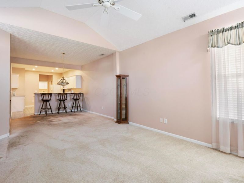 142 Villamere Drive, Unit 6, Columbus, OH 43213 Photo 9