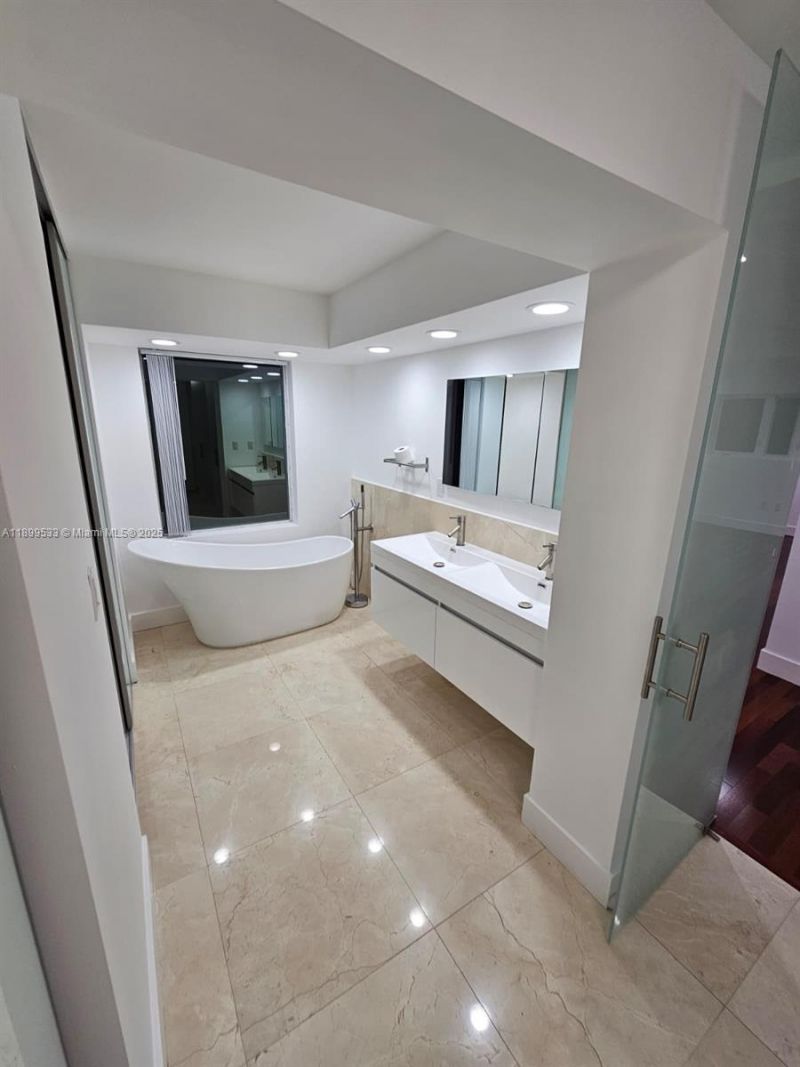 5754 NW 98th Ave, Doral, FL 33178 Photo