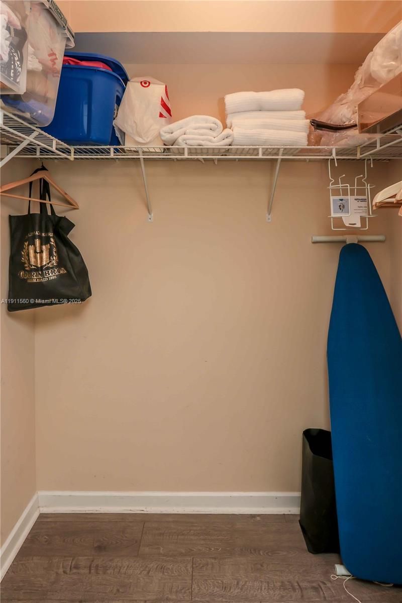 325 S Biscayne Blvd, Unit 1422, Miami, FL 33131 Photo