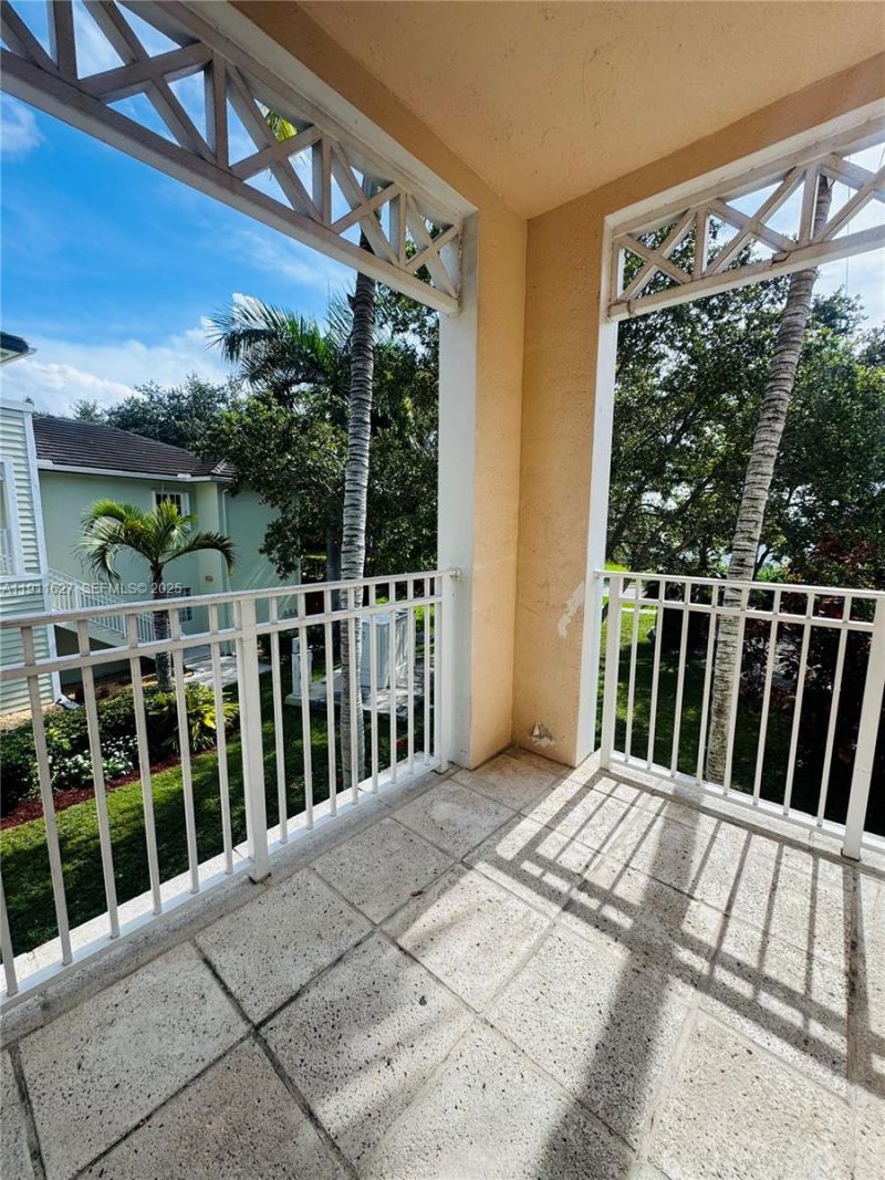 364 NE 25th Pl, Unit 201, Homestead, FL 33033 Photo