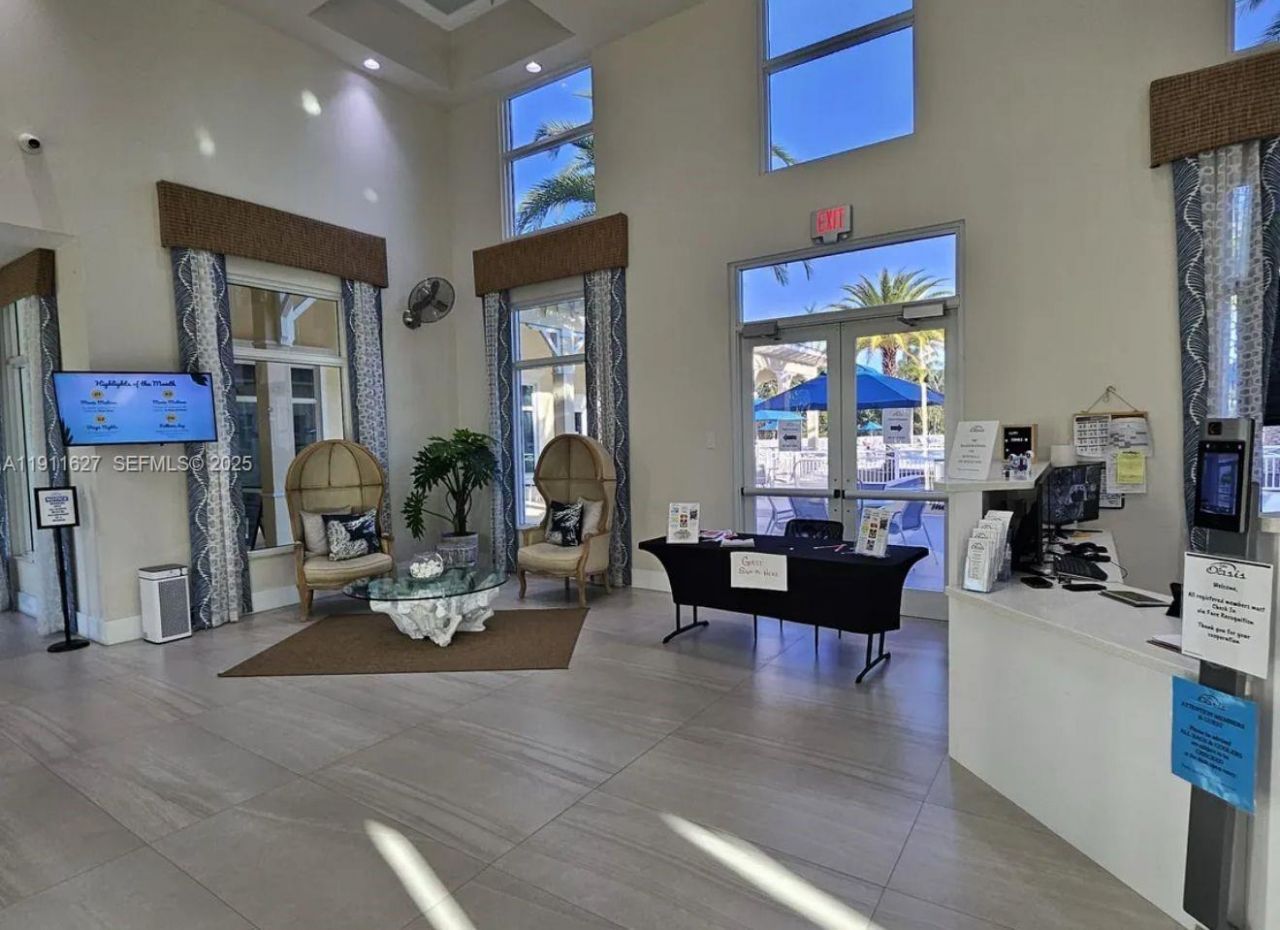 364 NE 25th Pl, Unit 201, Homestead, FL 33033 Photo