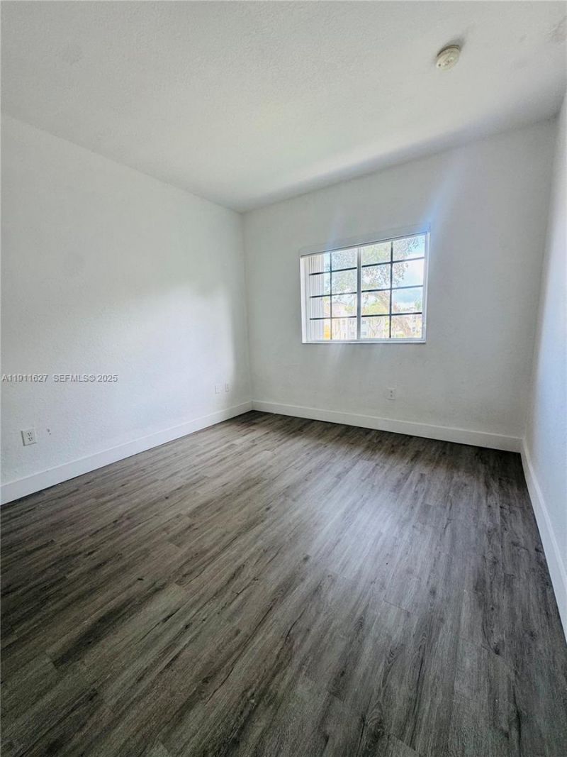 364 NE 25th Pl, Unit 201, Homestead, FL 33033 Photo