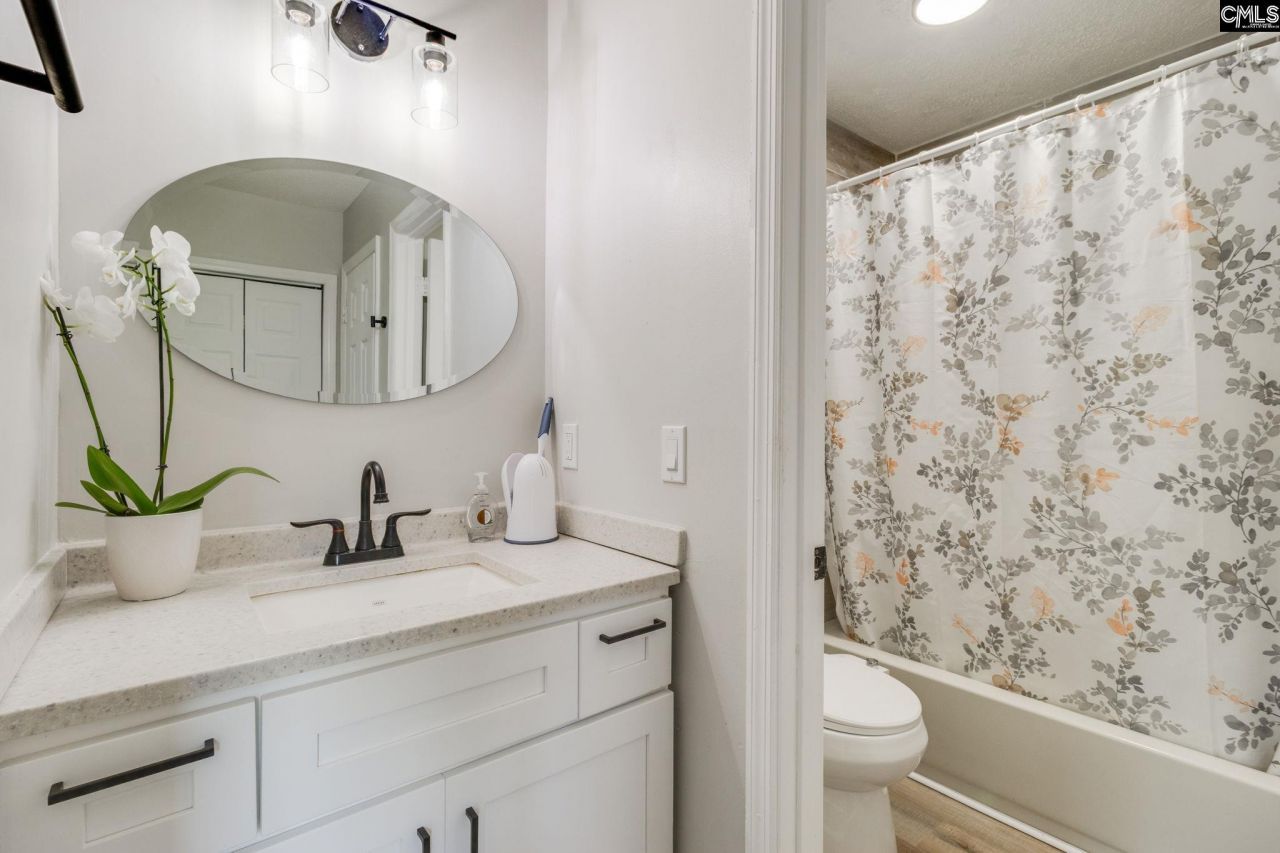 117 Carlton Court Photo 10