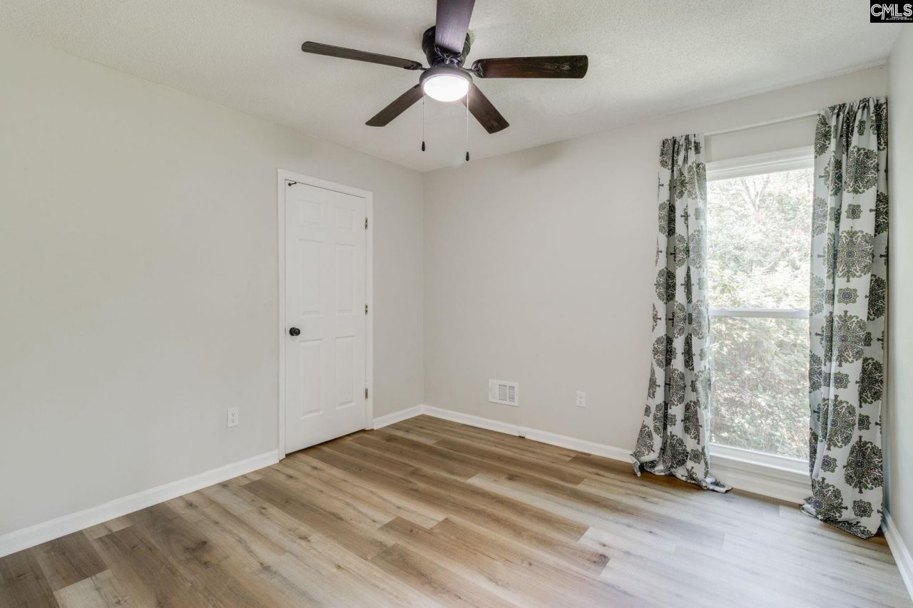 117 Carlton Court Photo 12