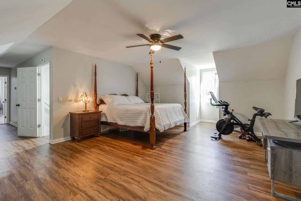 117 Carlton Court Photo 14